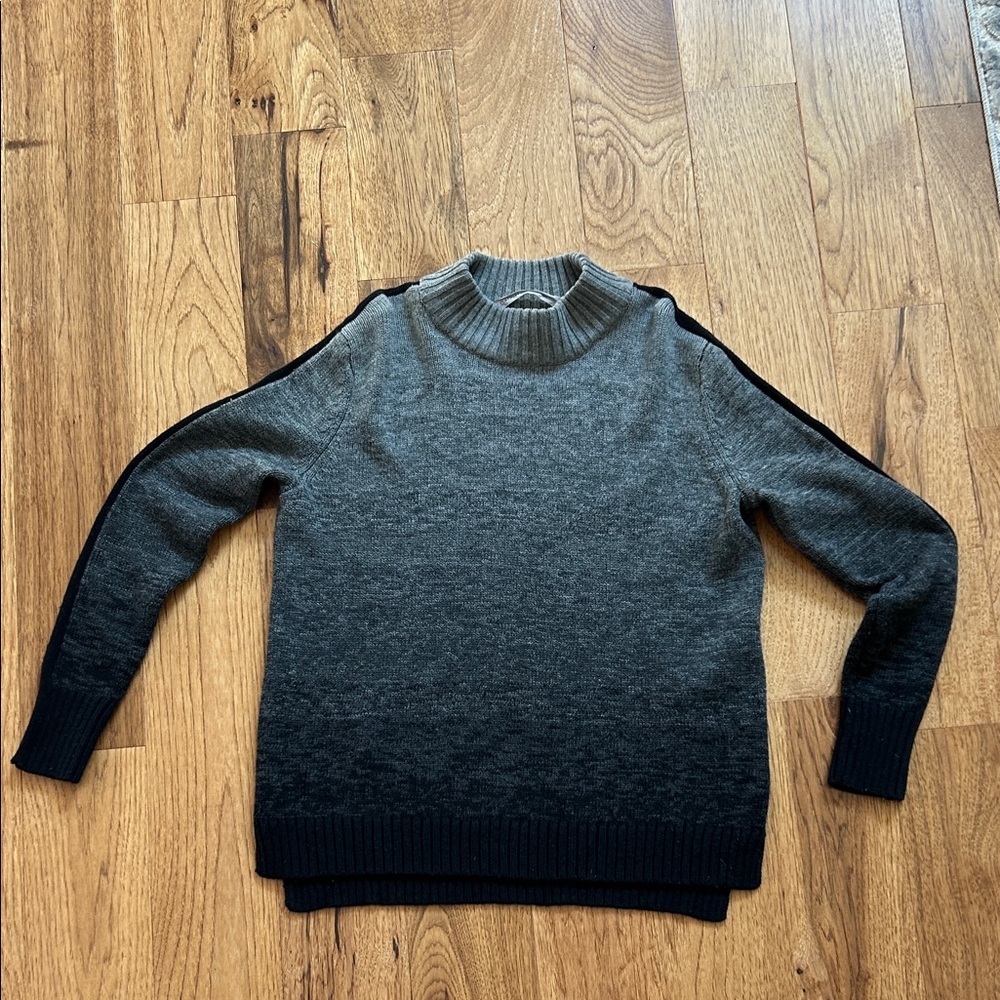 Athleta Women’s Black and Gray Ombré Mock Neck Sweater size XL